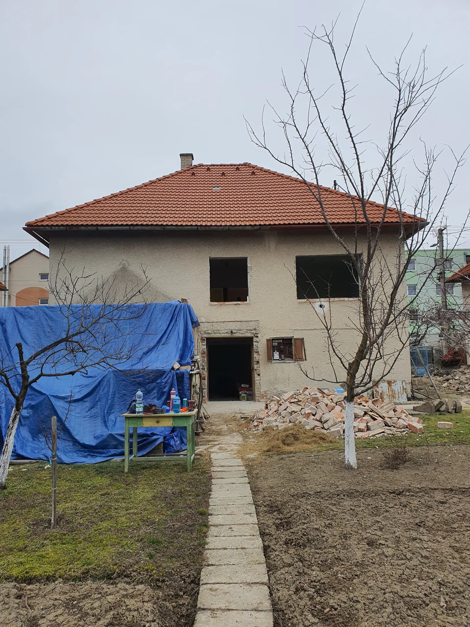 Marec 2023 — búracie práce a odkrývanie konštrukcií