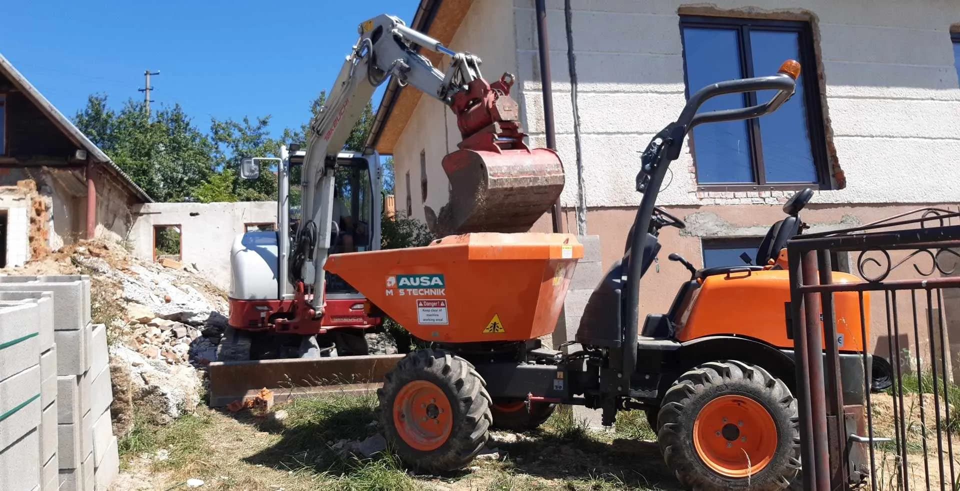 Búracie práce — odvoz sutiny rýpadlom a kolesovým dumperom